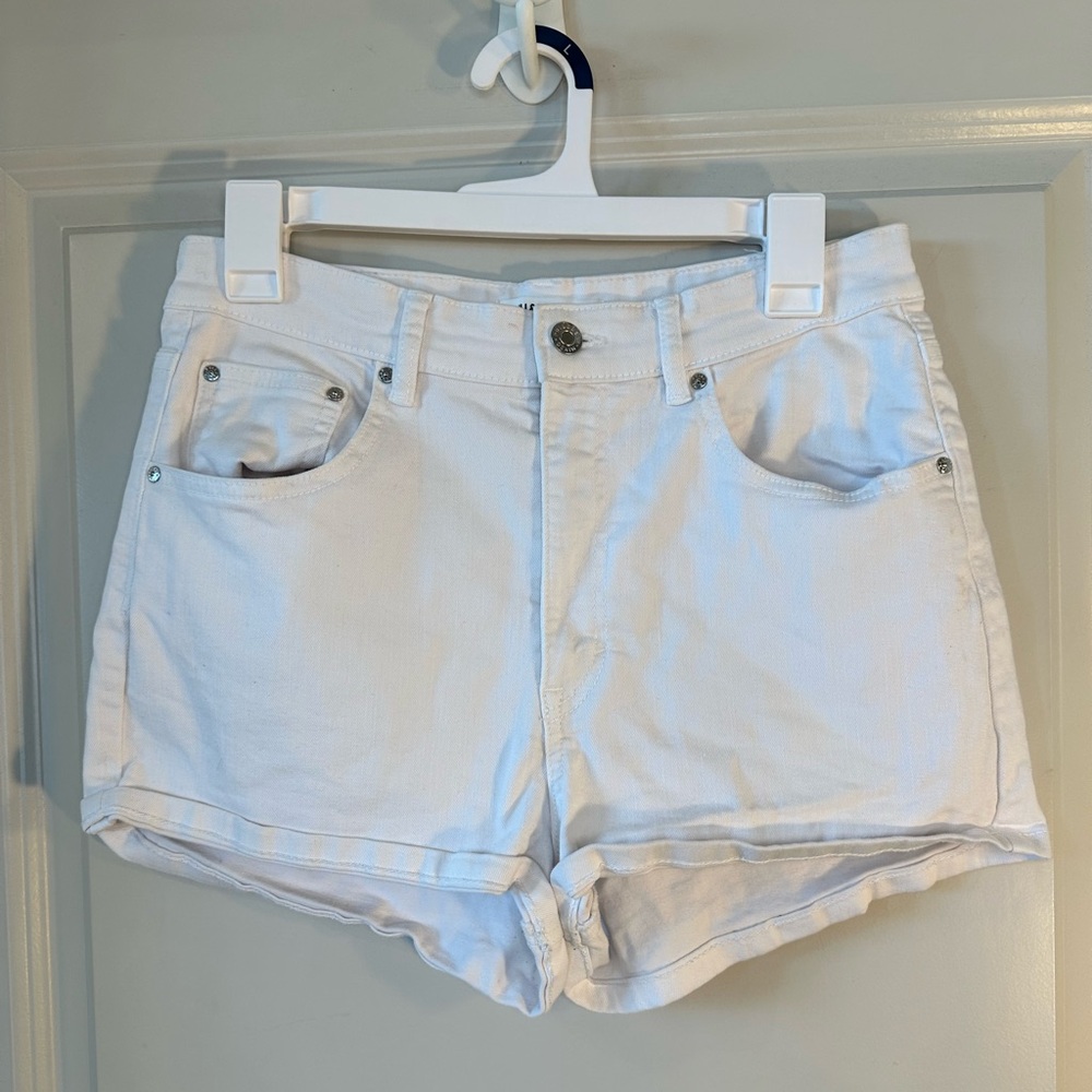 Pull & Bear White Stretch Hi Rise Shorts, size 10